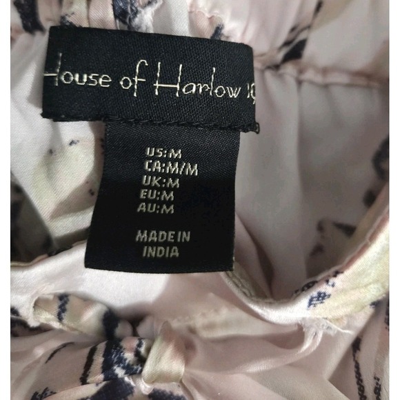 House of Harlow Pajama Drawstring Short with pockets, Pink Floral, Medium - Picture 2 of 3